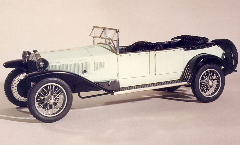 1:8 scale - 1926 Lancia Lambda
